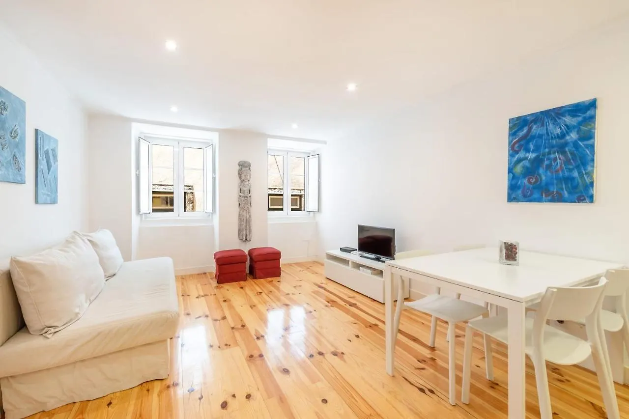 Guestready - Fantastic Apartment Near Downtown Lisbon 0*,  Portugal
